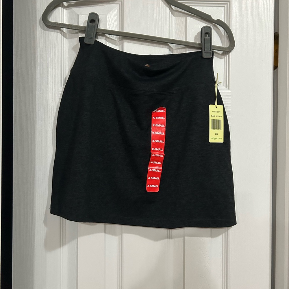 Tangerine XS Black Heather Skort NWT
